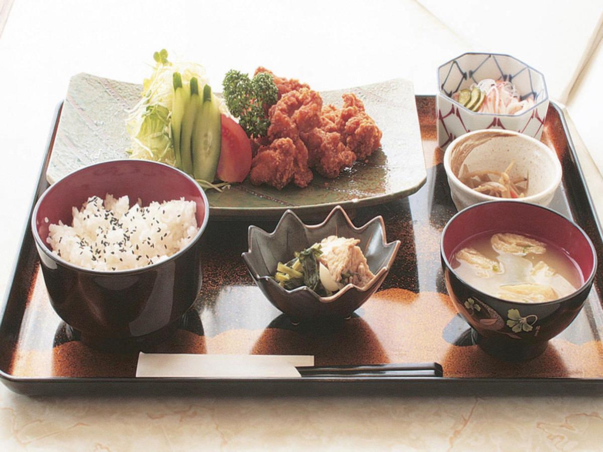Kter\u00E9 jsou ty nejlep\u0161\u00ED hotely v\u00A0okol\u00ED atrakce Hikone Castle? Exteriér fotografie
