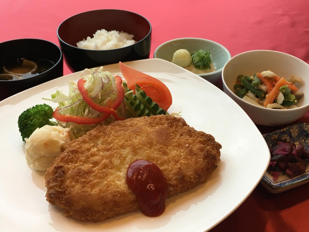 Kter\u00E9 jsou ty nejlep\u0161\u00ED hotely v\u00A0okol\u00ED atrakce Hikone Castle? Exteriér fotografie